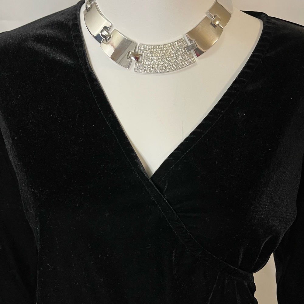 Lands’ End stretch velvet wrap top. Size XS 2-4. Luxury feel - Picture 2 of 4